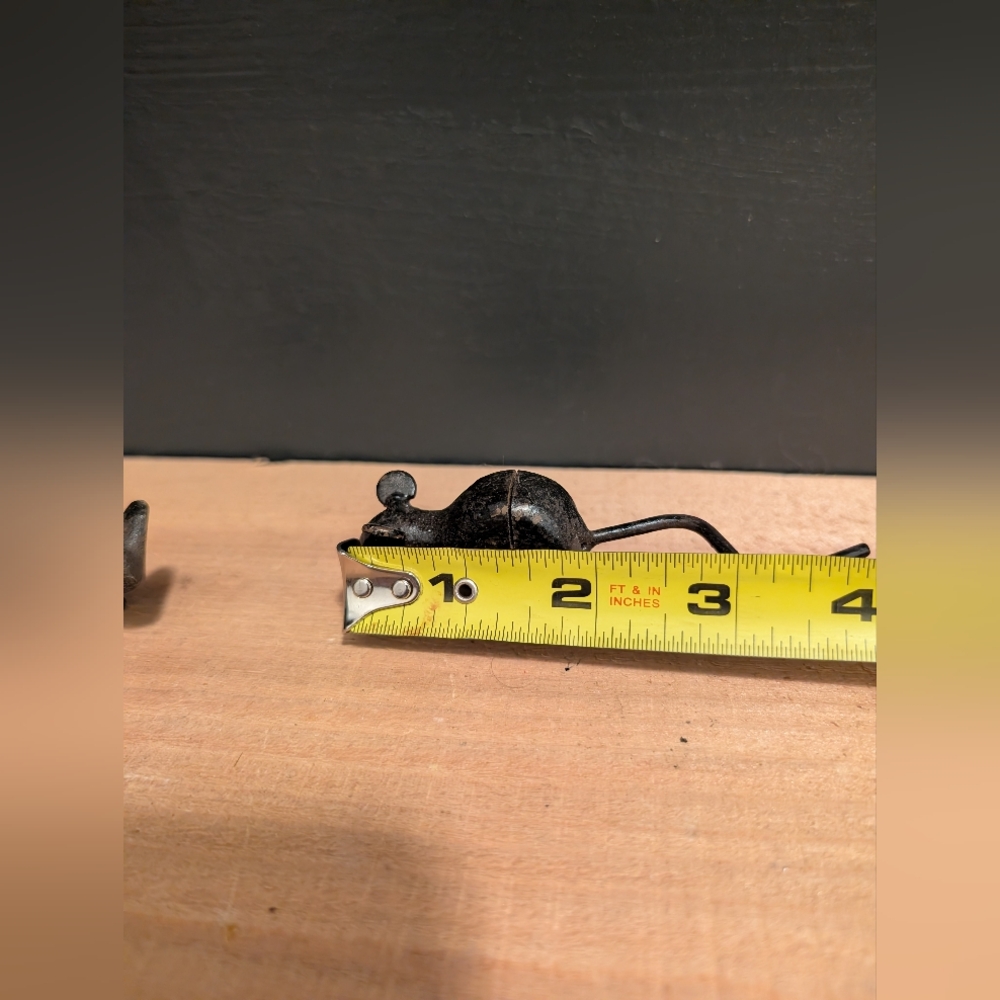 Cast Iron Mice Card Holders - Picture 5 of 6